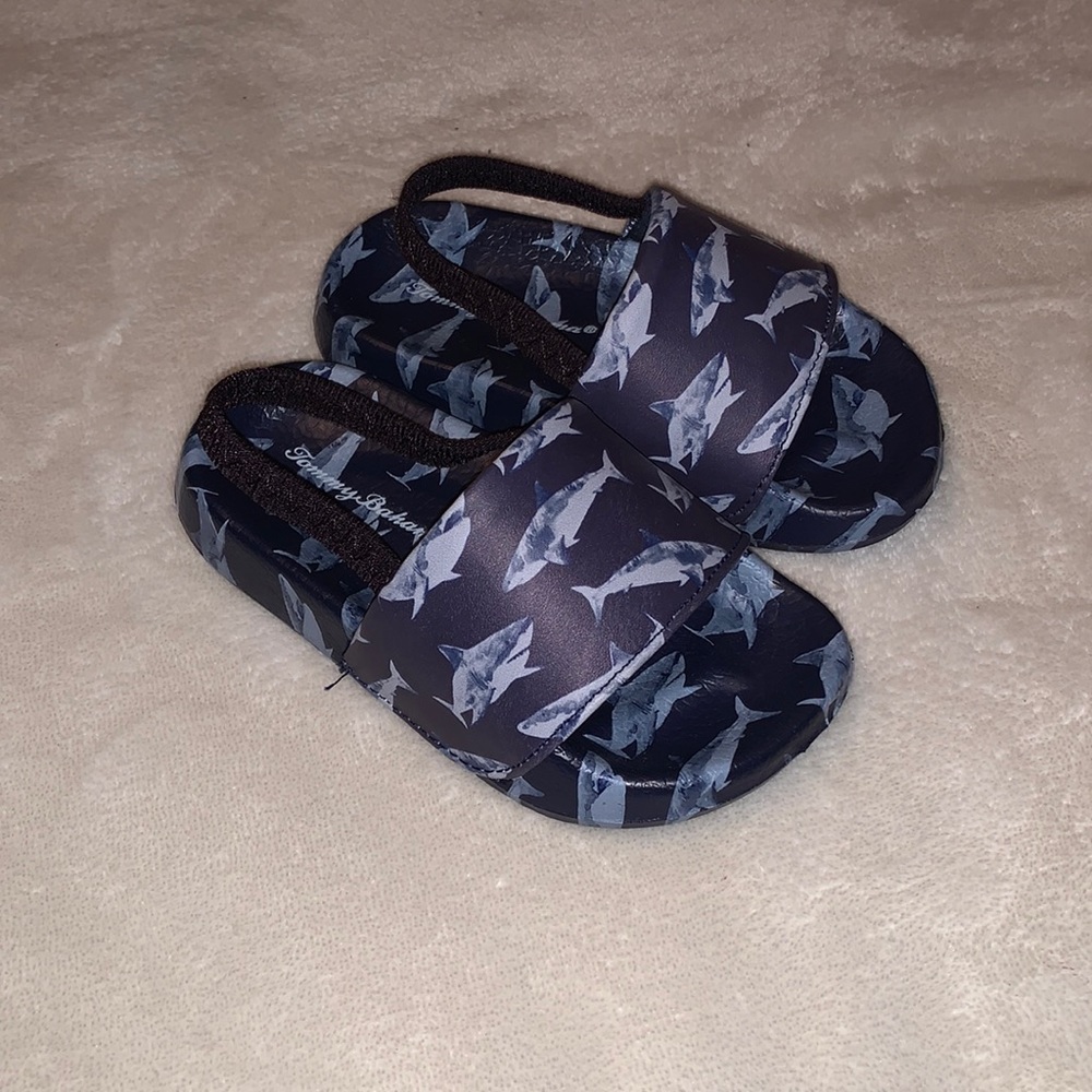 Tommy Bahama toddler boy sandals, blue shark print, size 6-7, runs a bit small